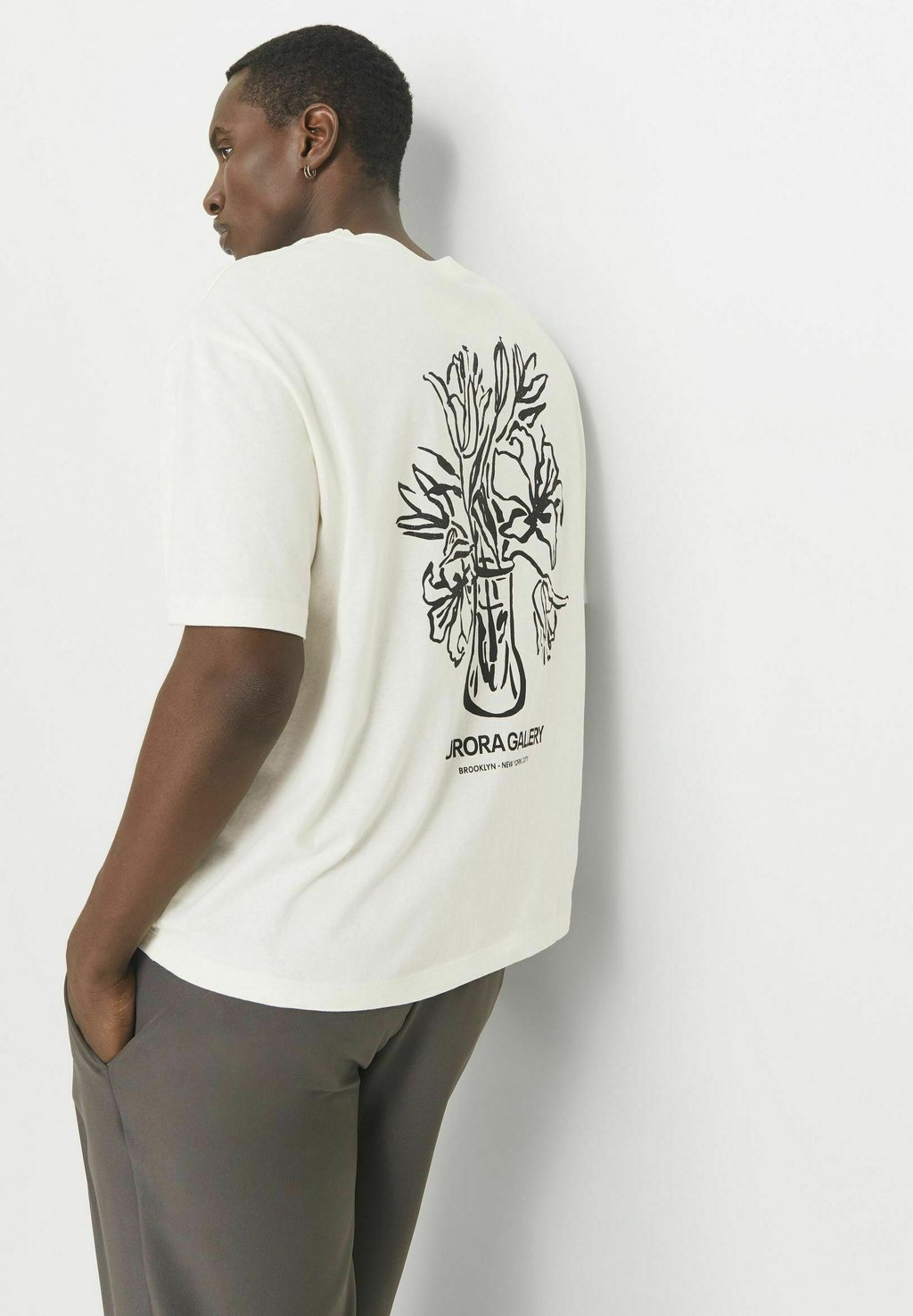 

Футболка с принтом Jack & Jones, молочный