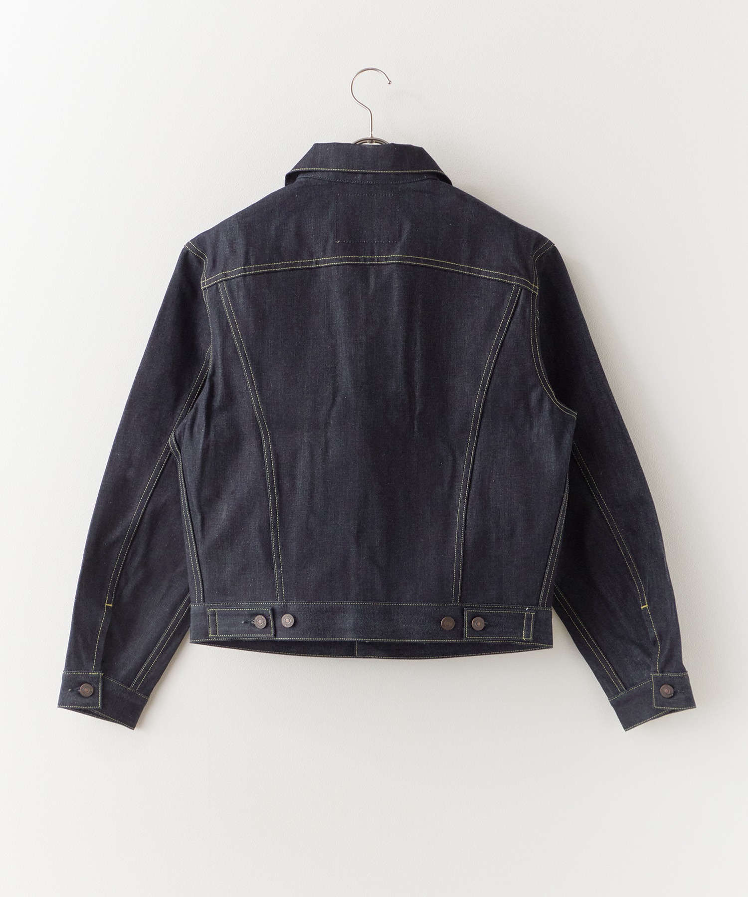 Винтажная куртка Levi's LVC 1961 TYPE III Trucker Jacket из органического денима 557XX, весна/лето 2026. — фото 3