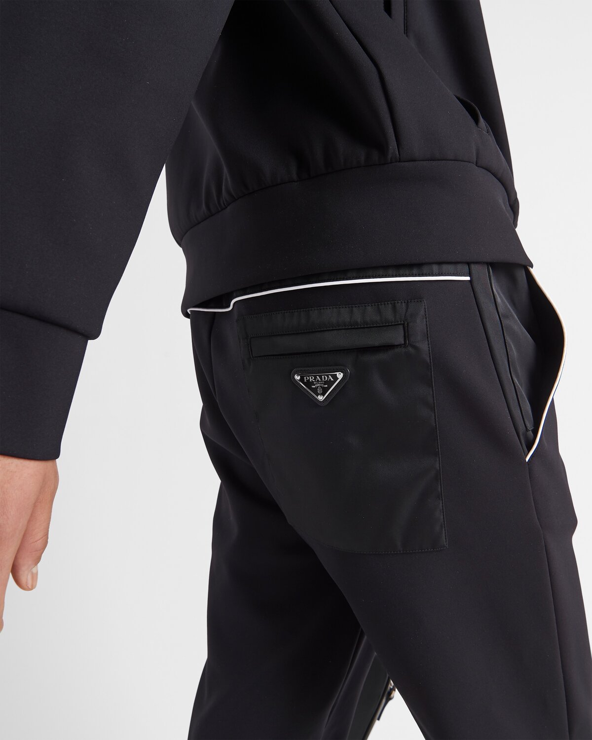 Спортивные брюки с деталями из Re-Nylon Prada, черный — фото 4
