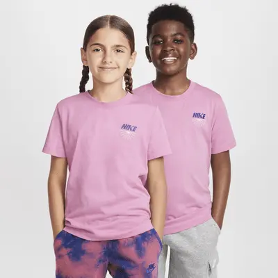 

Футболка Nike Sportswear, цвет Magic Flamingo