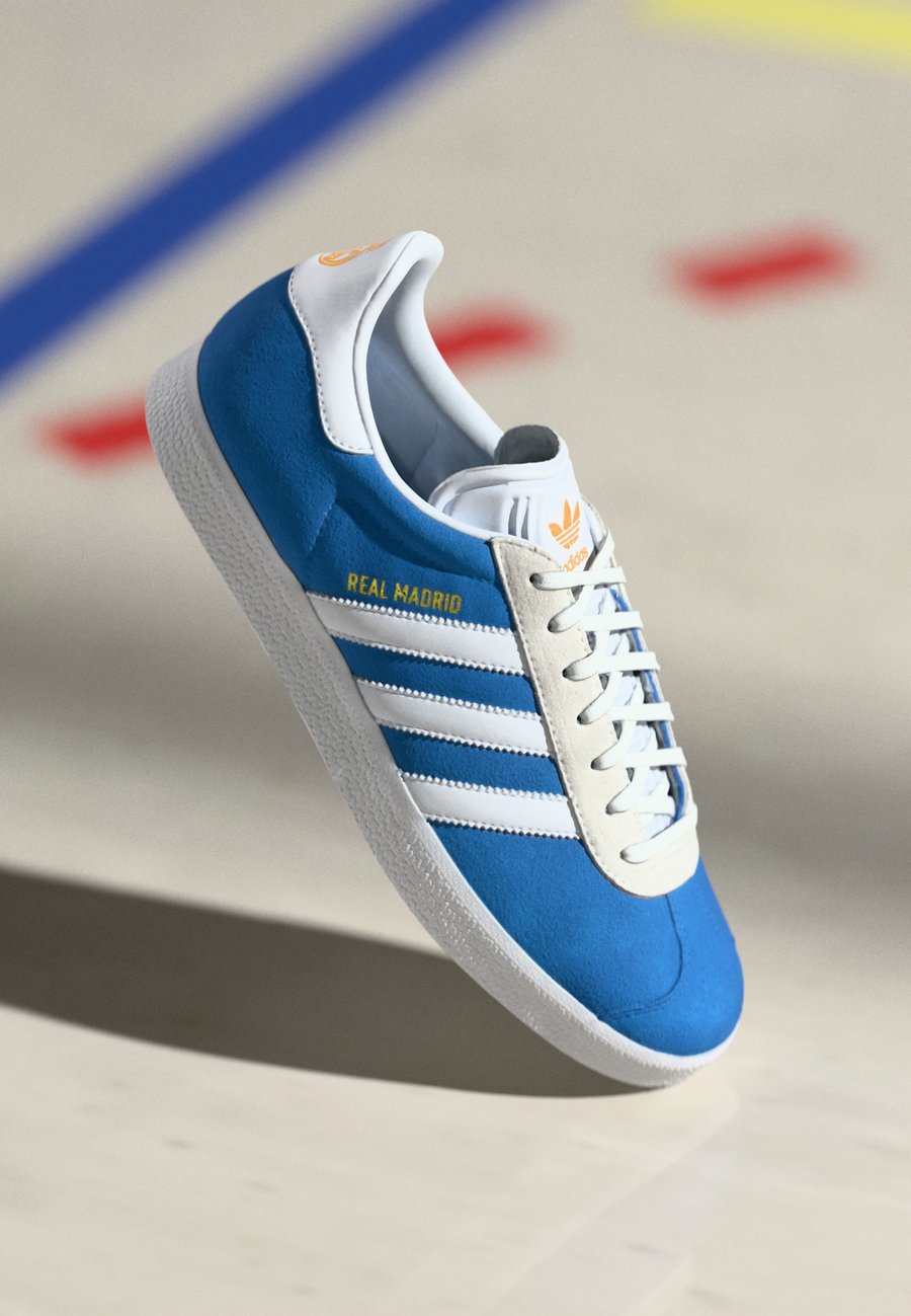 

Кроссовки Adidas Originals ADIDAS GAZELLE SHOES, Real Madrid/Bluebird/Footwear White/Crew Yellow/Blue