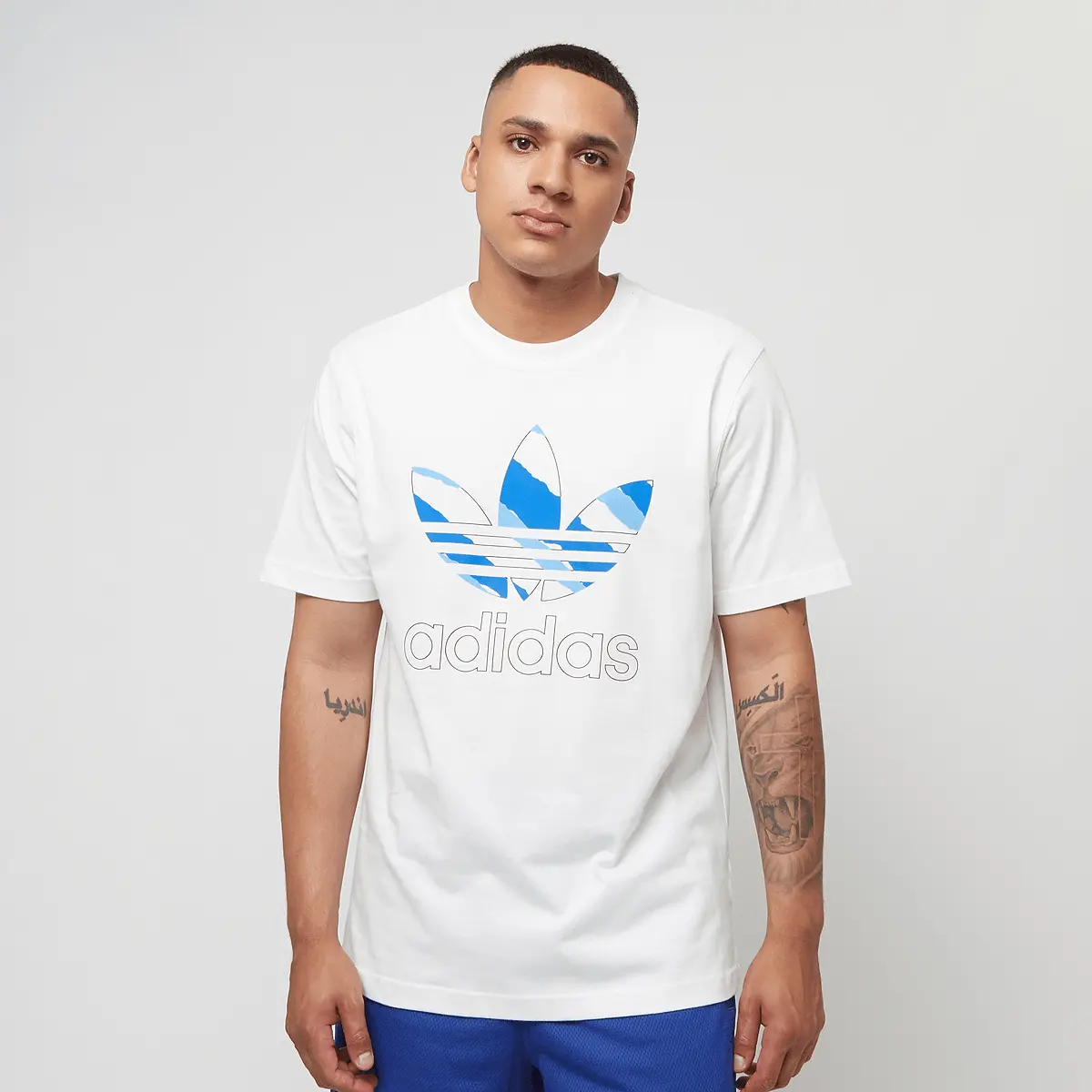 

Футболка adidas Originals Ripped Camo, белый