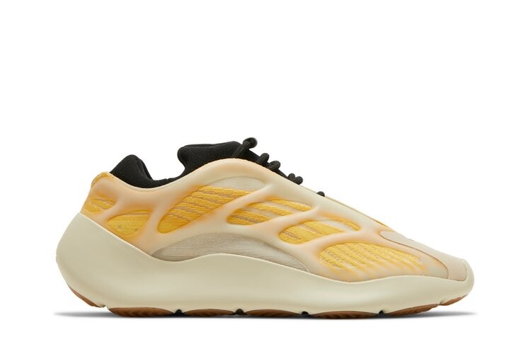 

Кроссовки Adidas Yeezy 700 V3, белый