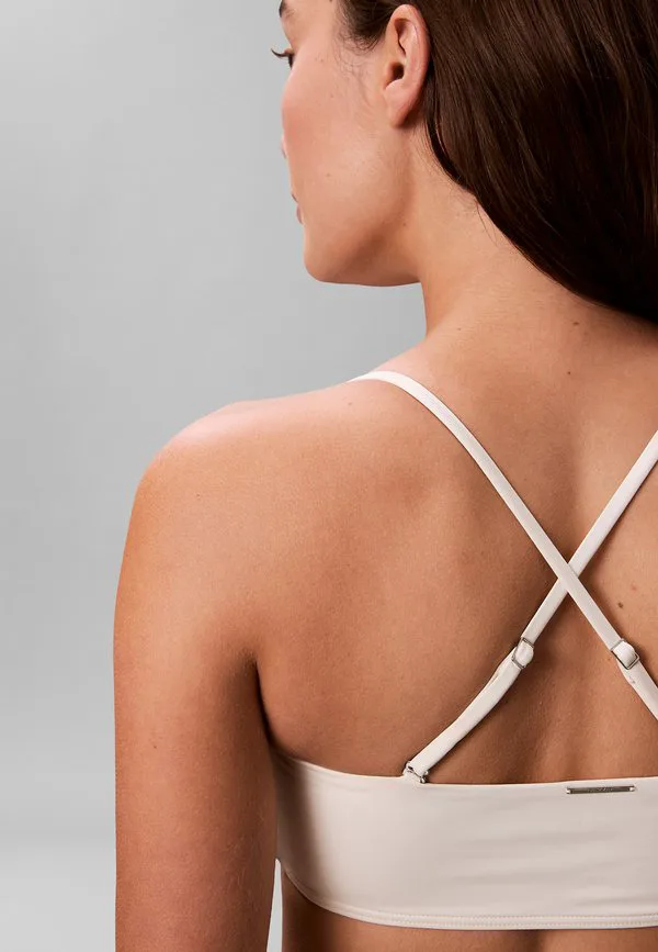 Топ от бикини-бандо из необходимых вещей Calvin Klein Swimwear, Antique White — фото 3