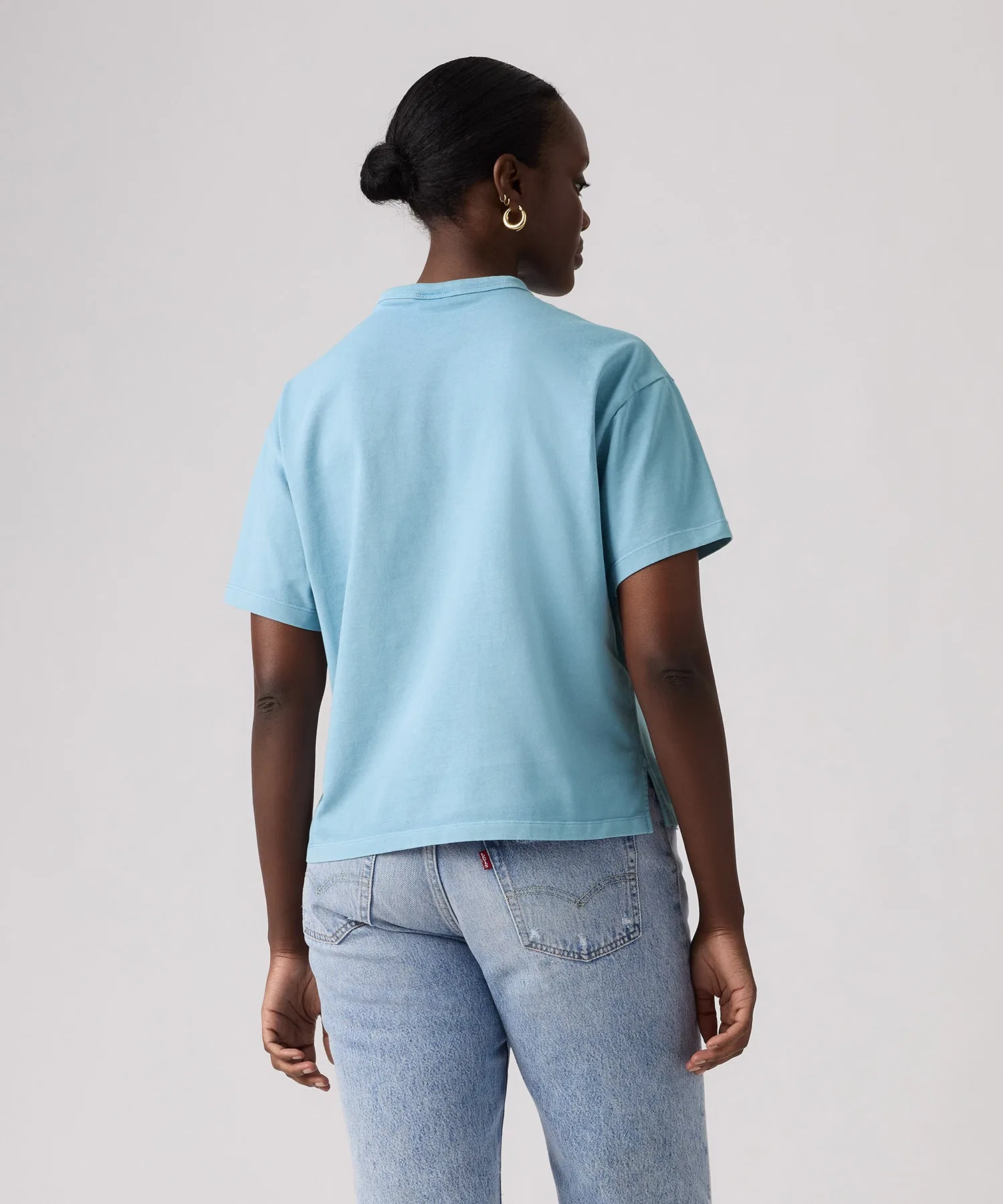 Женская винтажная футболка Levi's с короткими рукавами тёмно-синяя — фото 2