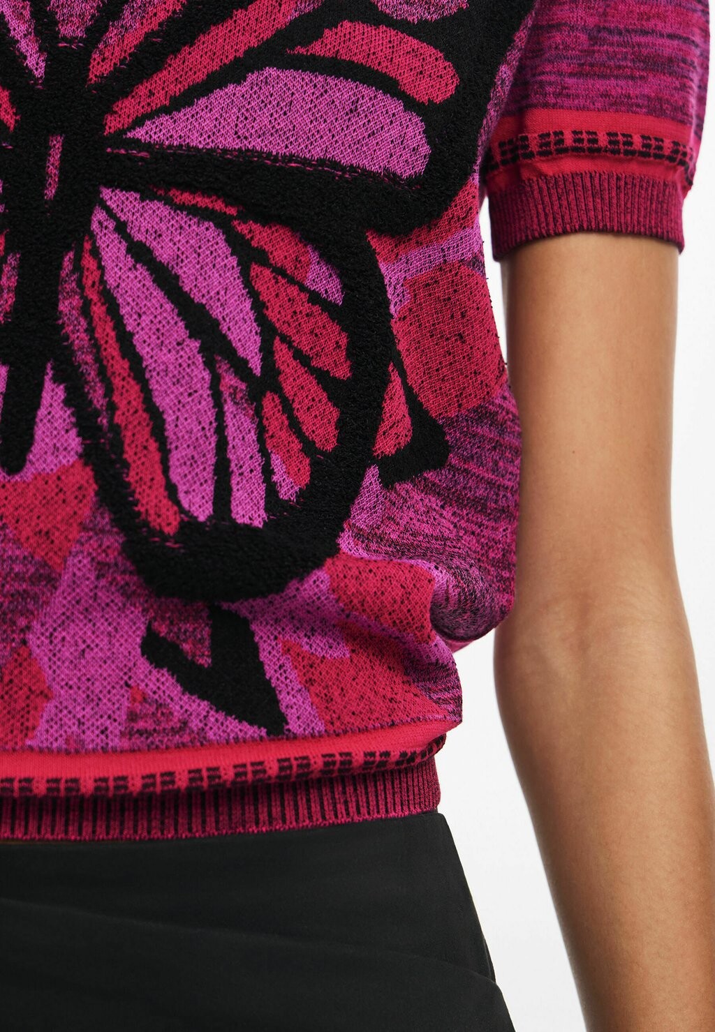

Принт на футболке Desigual, красный