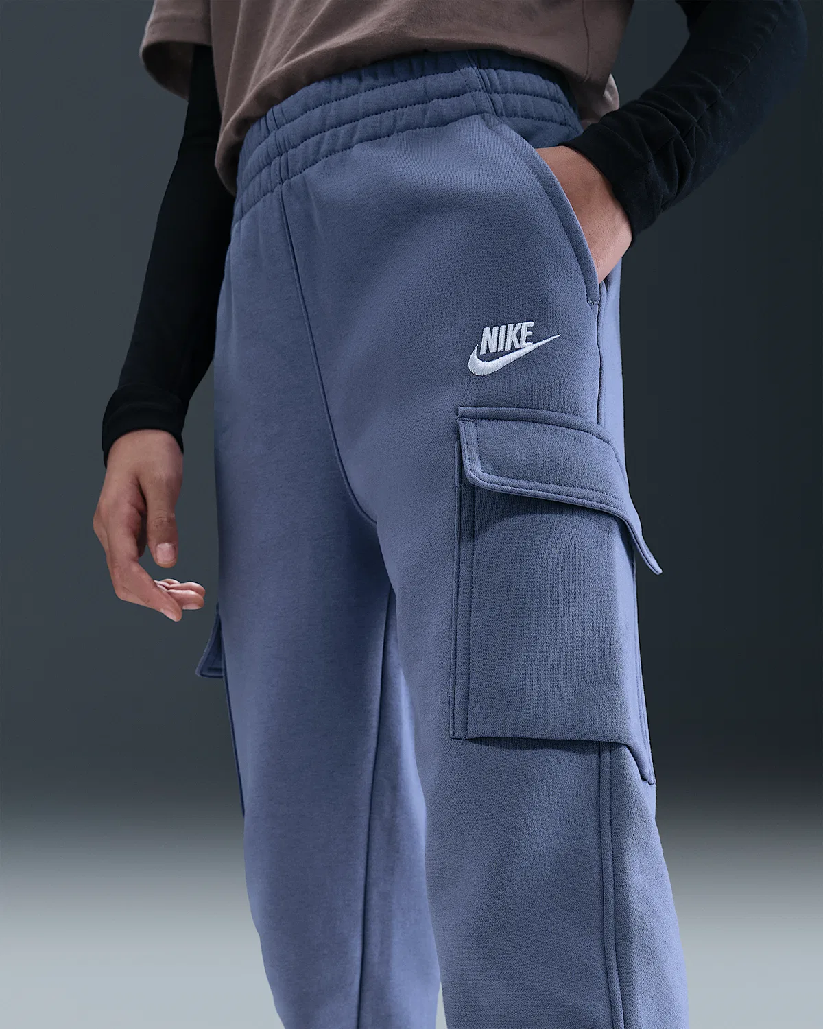 Детские карго-штаны Nike Sportswear Club Fleece, World Indigo/World Indigo/White — фото 3