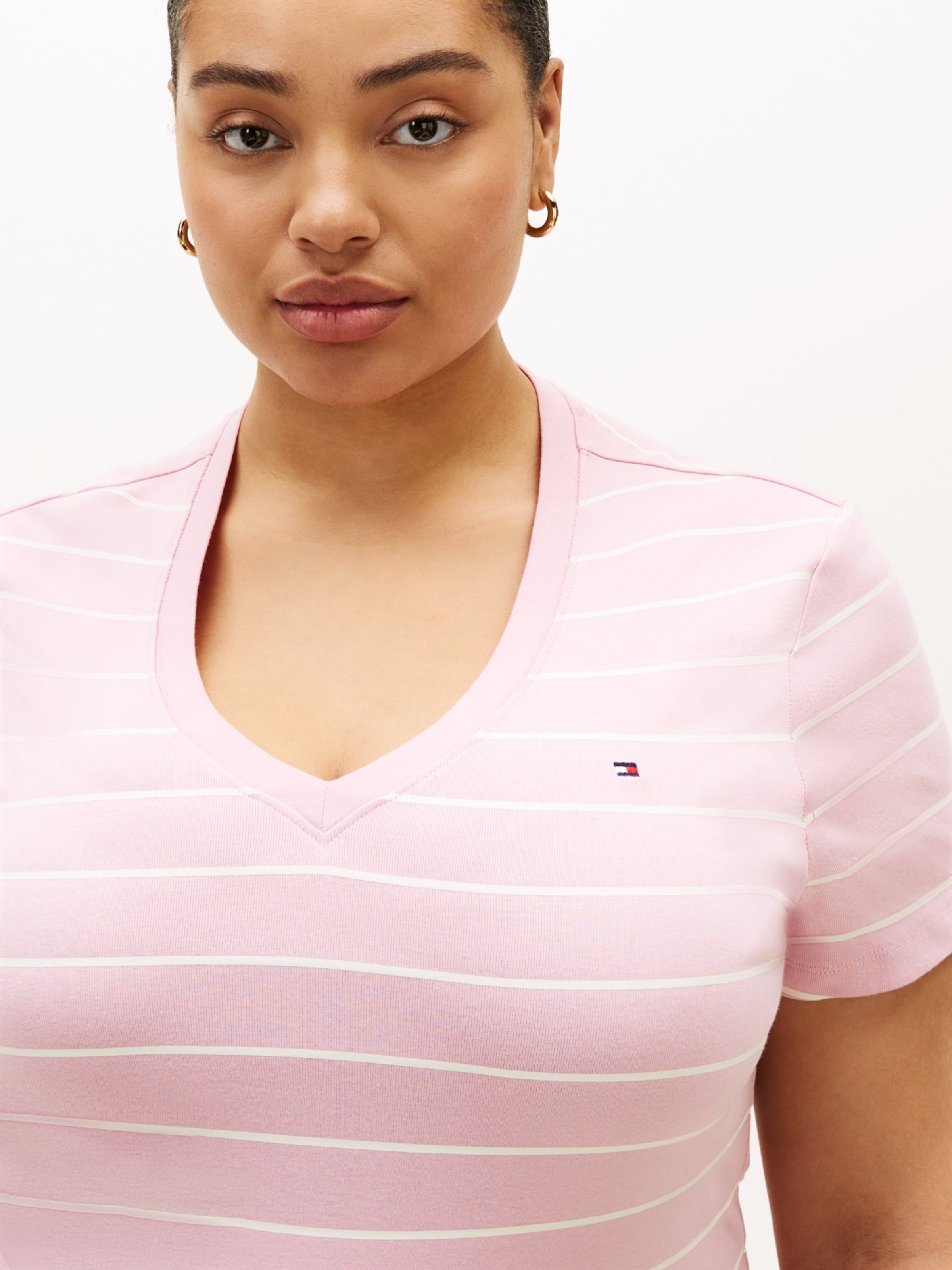 Tommy Hilfiger Curve Футболка 'CODY' в цвете Rose — фото 2