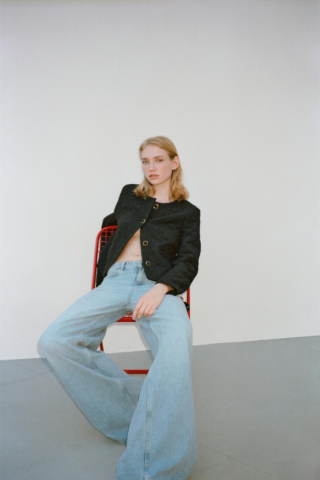 

Короткая пуховая куртка ZARA, черный