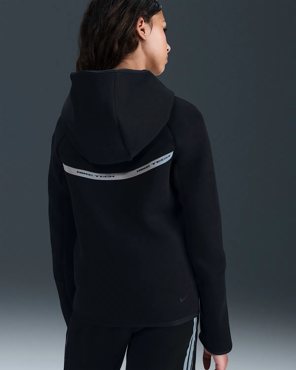 Детская худи на молнии с отражающими элементами Nike Sportswear Tech Fleece, Black/Black/Black — фото 4