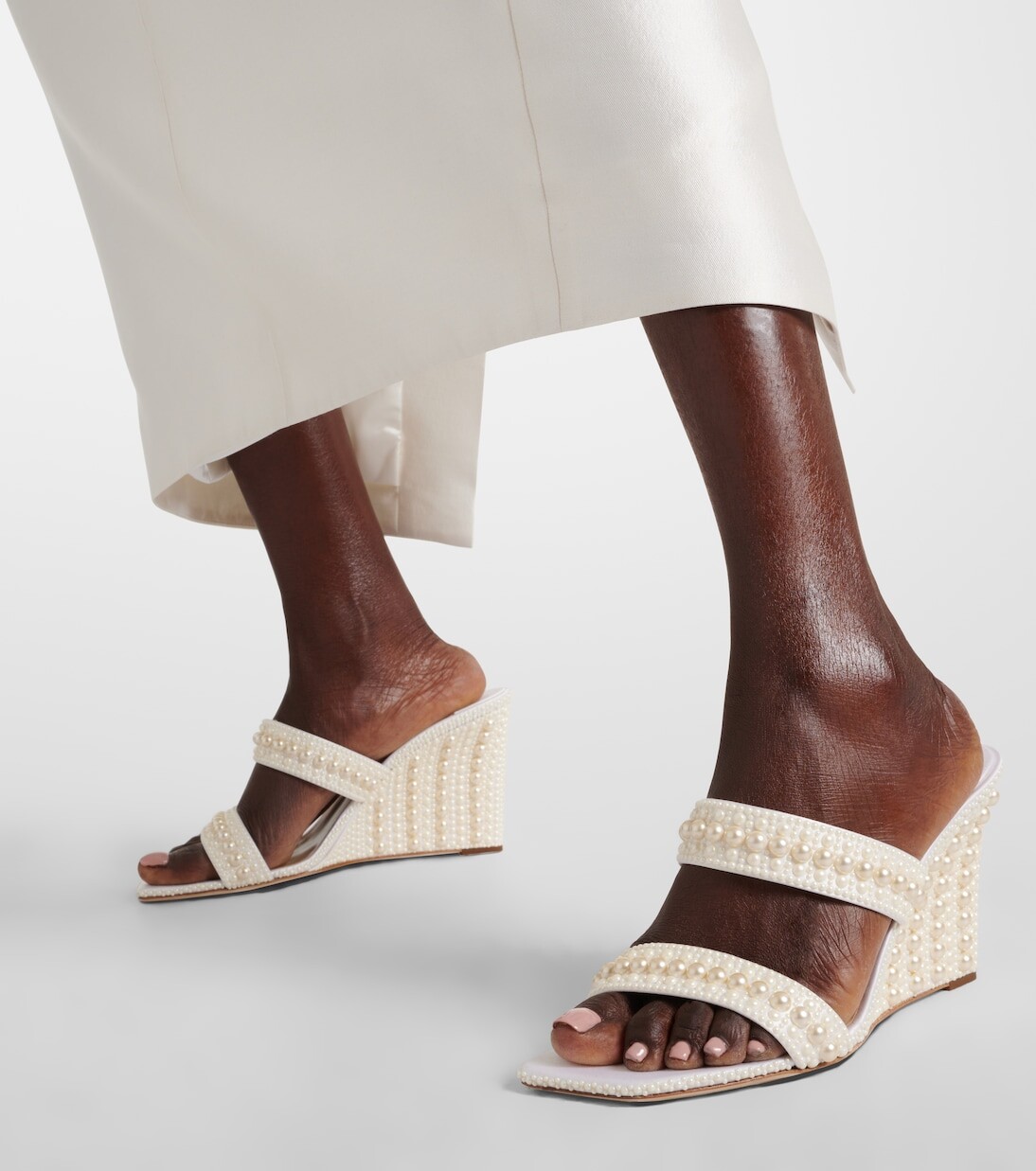 Мюли bridal sacoria 85 на танкетке с декором Jimmy Choo, белый — фото 4