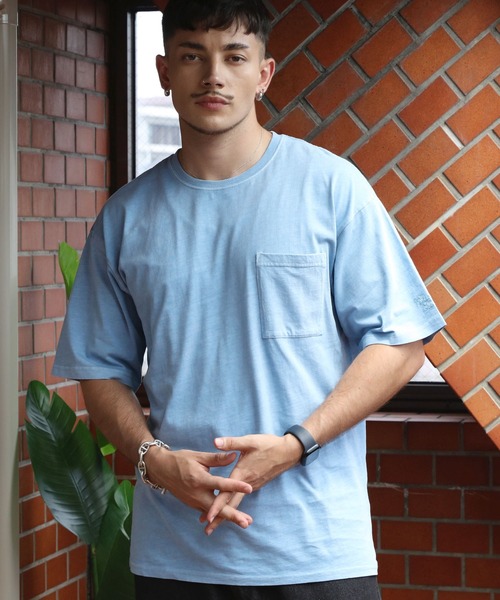 

Футболка с карманом, окрашенная пигментным красителем Toucan Surfing