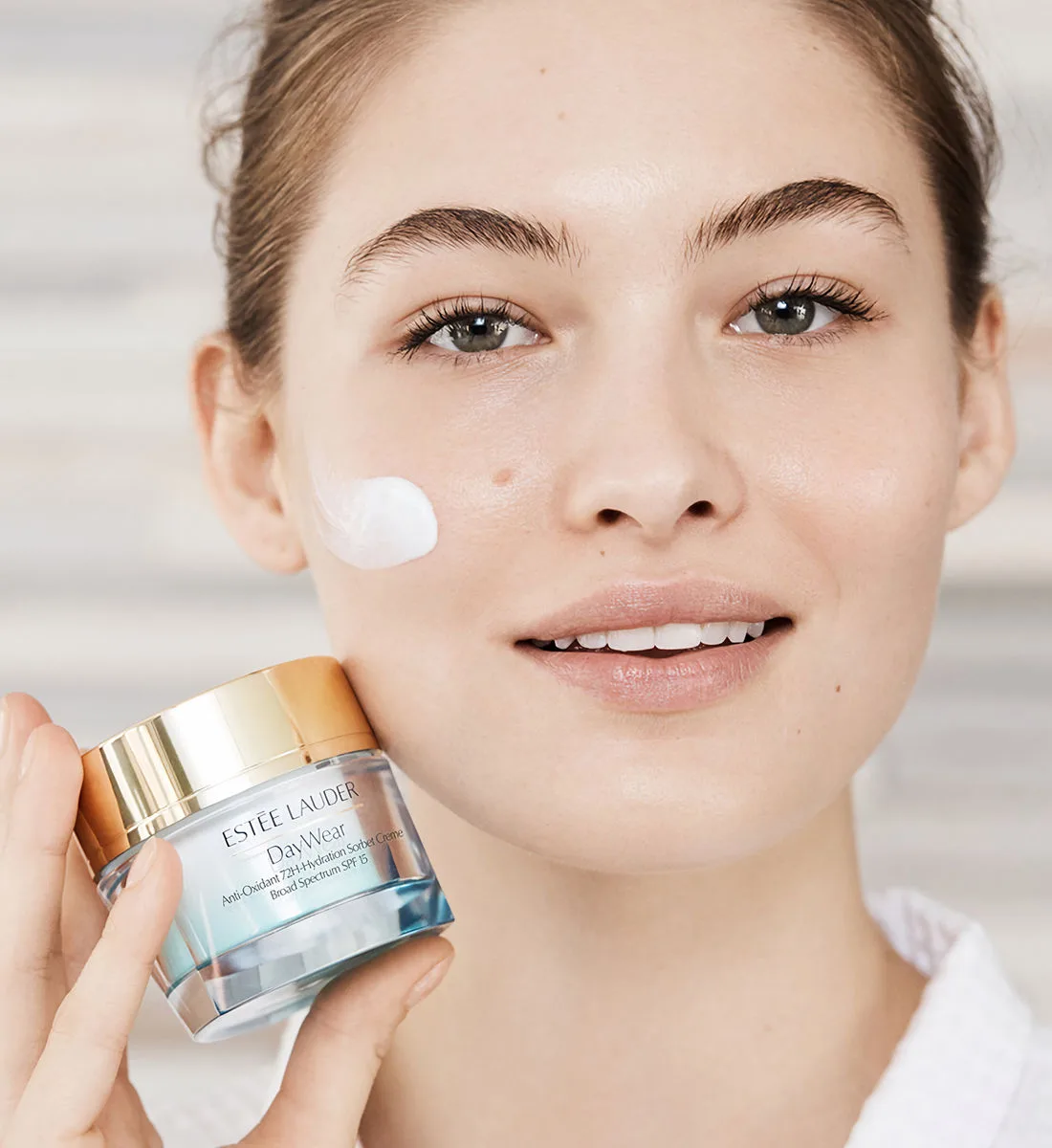 Крем-сорбет увлажняющий 72 часа SPF15 Estée Lauder, белый — фото 2
