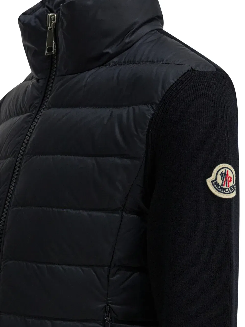 Пуховик с нашивкой-логотипом Moncler Enfant, черный — фото 4