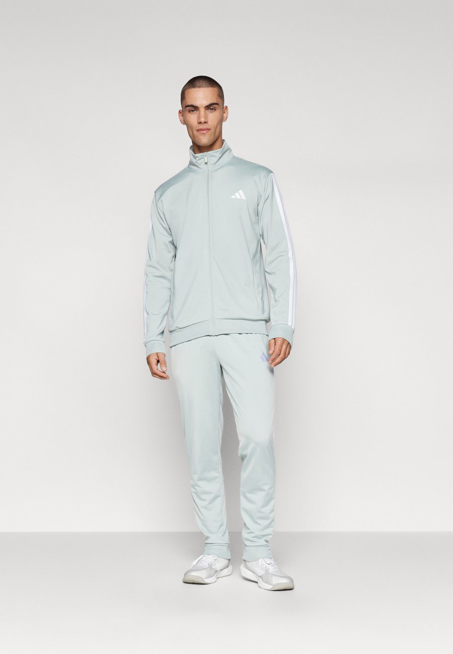 

Спортивный костюм Adidas Sportswear M 3S TR TT TS SET, Silver/Light Grey