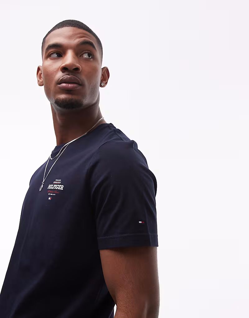 

Футболка с монотипным логотипом Tommy Hilfiger темно-синего цвета