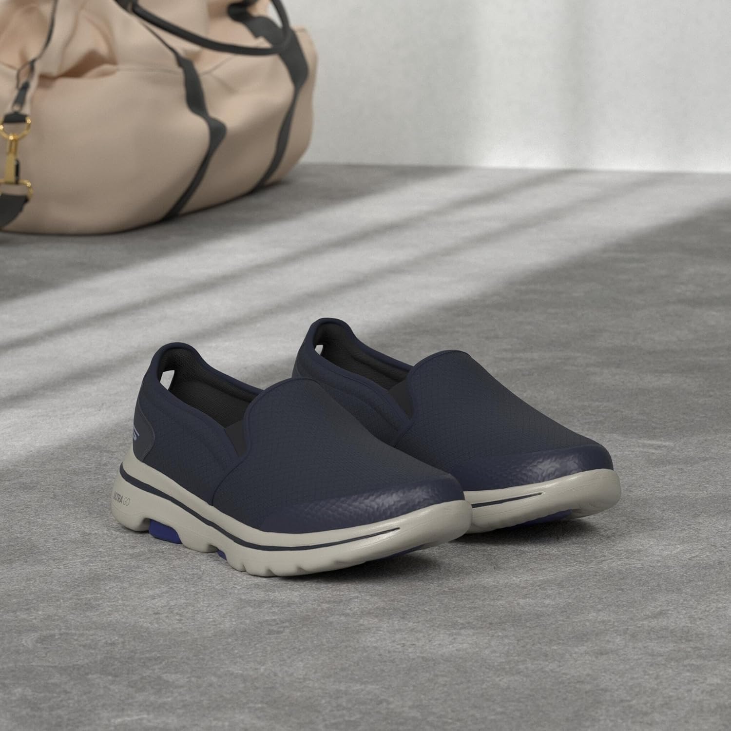Мужские кроссовки Skechers Gowalk 5 - эластичные слипоны для спорта и повседневной носки, темно-синий — фото 2