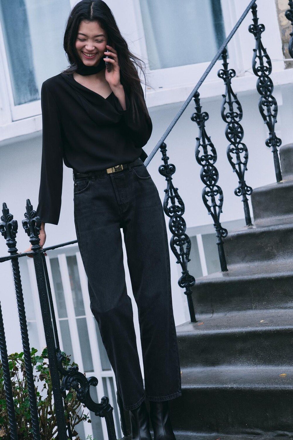 

Рубашка-чокер с крепом ZARA, черный