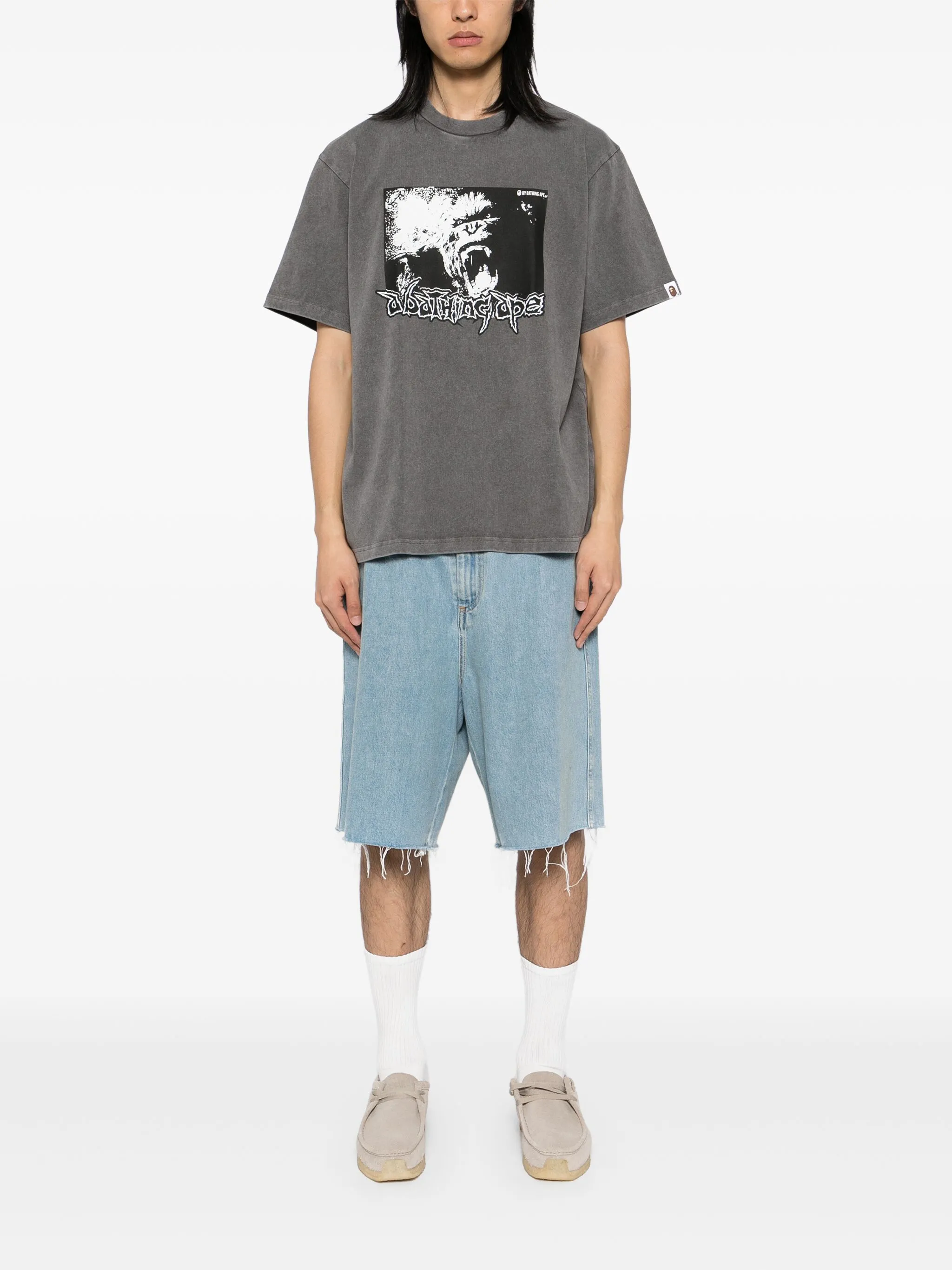 Футболка с графичным принтом A Bathing Ape, серый — фото 2