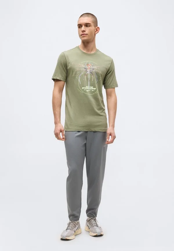 Футболка спортивная серебристо-зеленая Nike Performance, Silver-Coloured Sage — фото 2