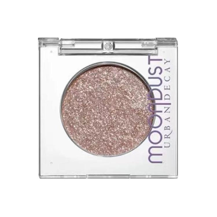 

Тени для век Urban Decay [near Term] Decline City Monochrome с шиммером, легко растушевываются, подчеркивают взгляд, 1,8 г [срок годности не менее 6 месяцев]