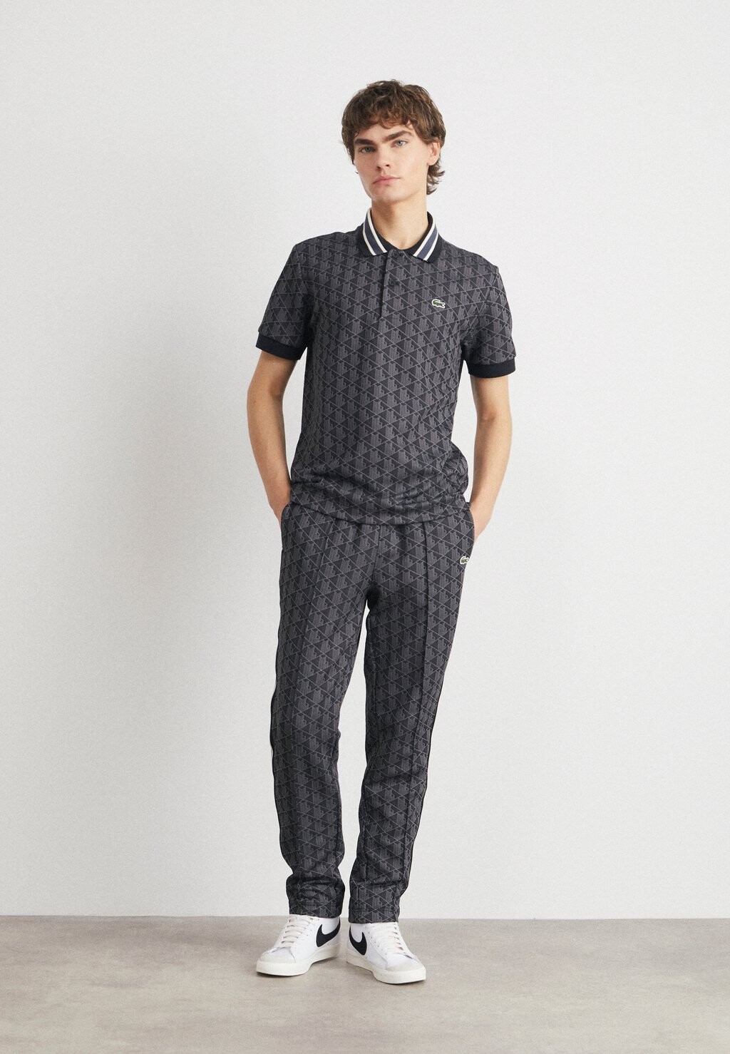 Спортивные брюки Lacoste, прямые, черный/графит — фото 2