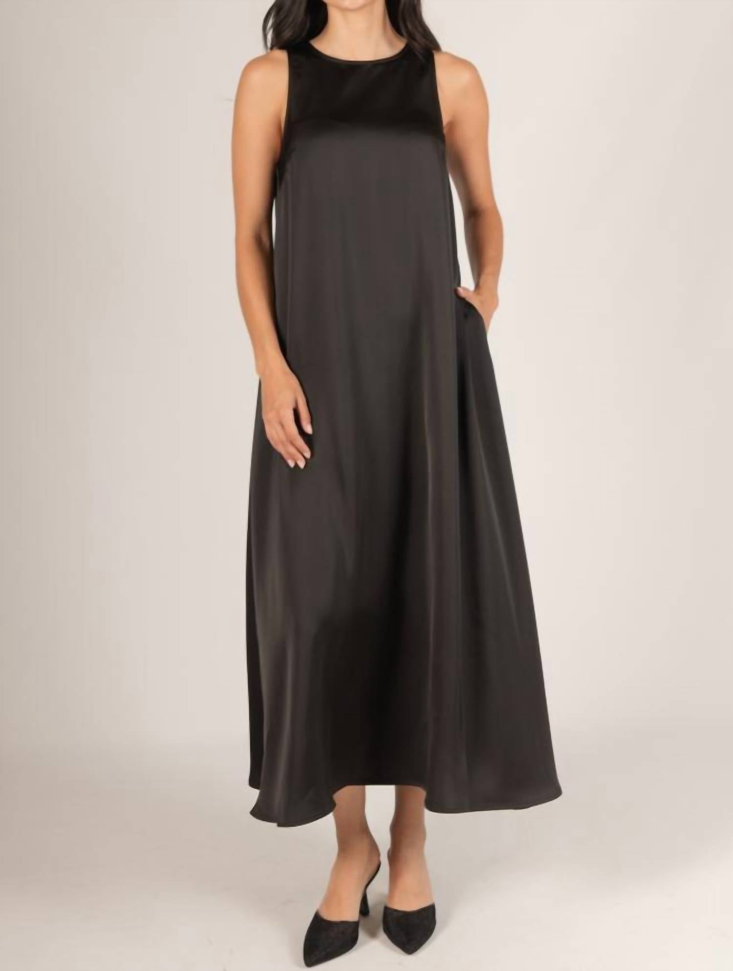 

Черное сатиновое струящееся макси-платье Before You Collection