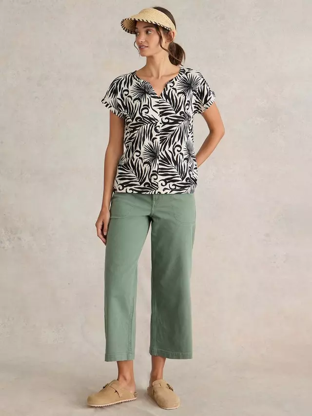 

Футболка White Stuff Nelly Notch Neck Leaf Print, цвет black/white
