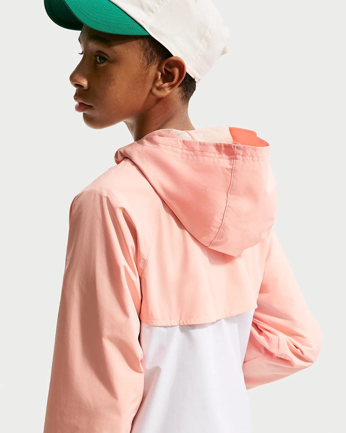 Детская куртка с капюшоном Nike Sportswear Windrunner Repel, Arctic Orange/White/White — фото 2