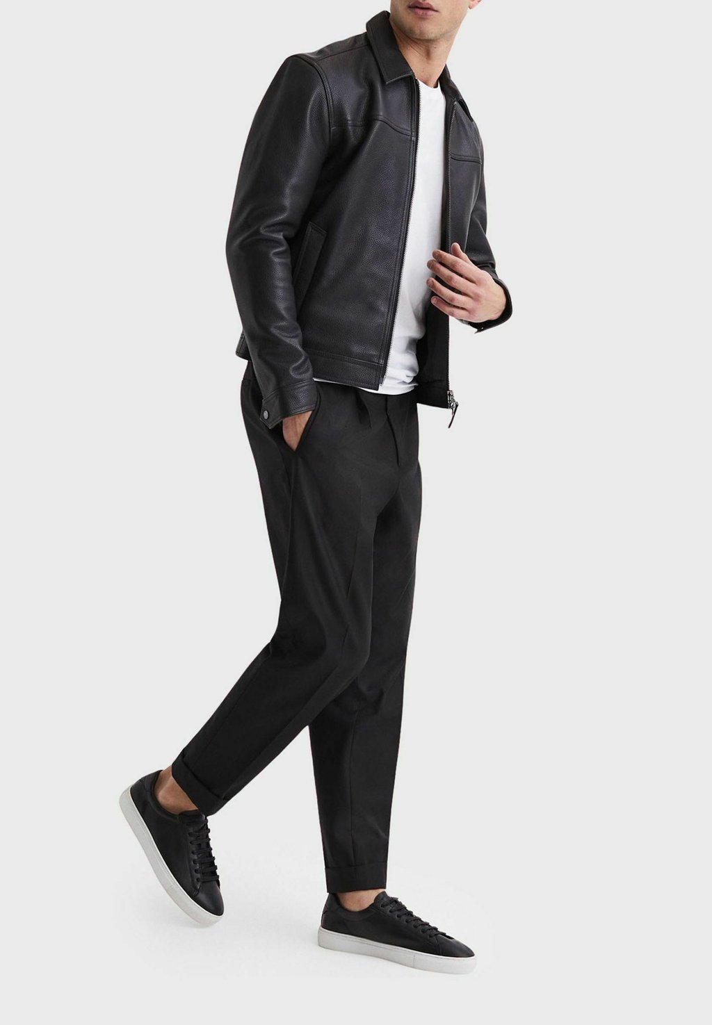 

Кроссовки REGULAR FIT FINLEY Reiss, черный