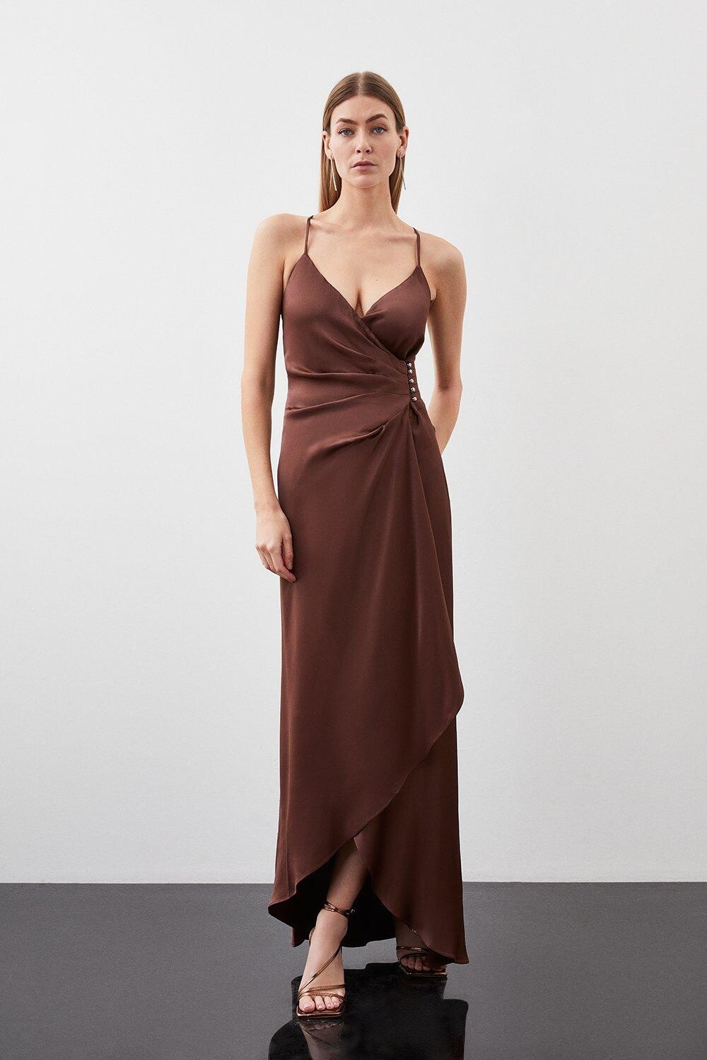 

Атласное платье макси премиум-класса со сборками Karen Millen, коричневый