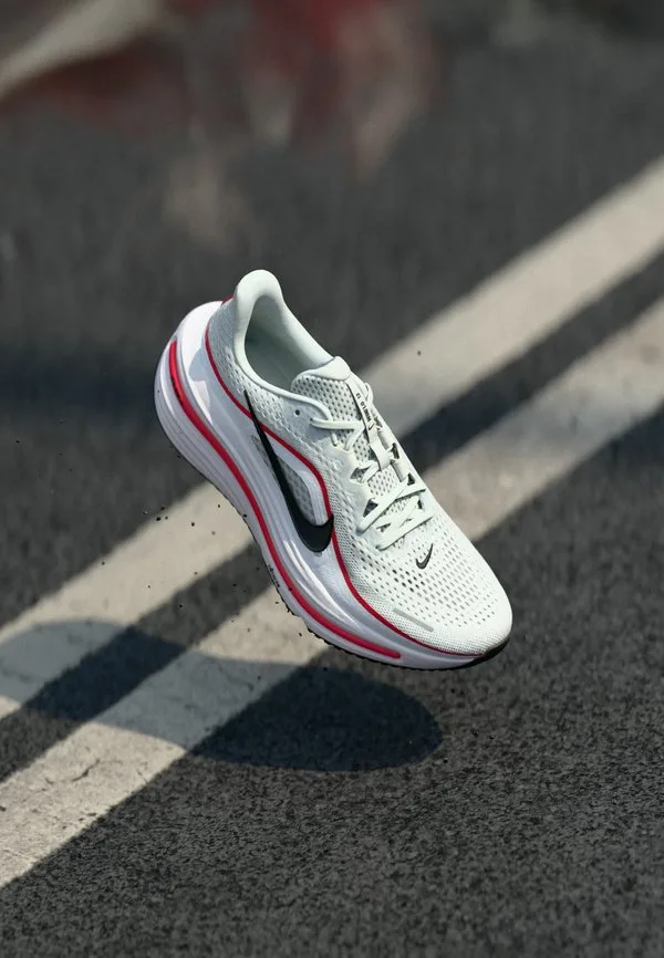 Кроссовки для бега по шоссе air winflo 12 Nike Performance, Off White/Black/White/Wolf Grey/University Red