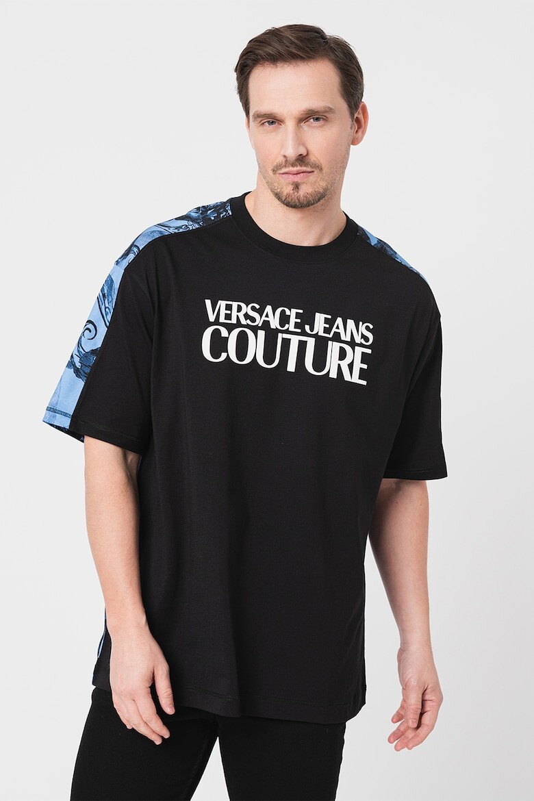 

Футболка оверсайз с рисунком Versace Jeans Couture, черный