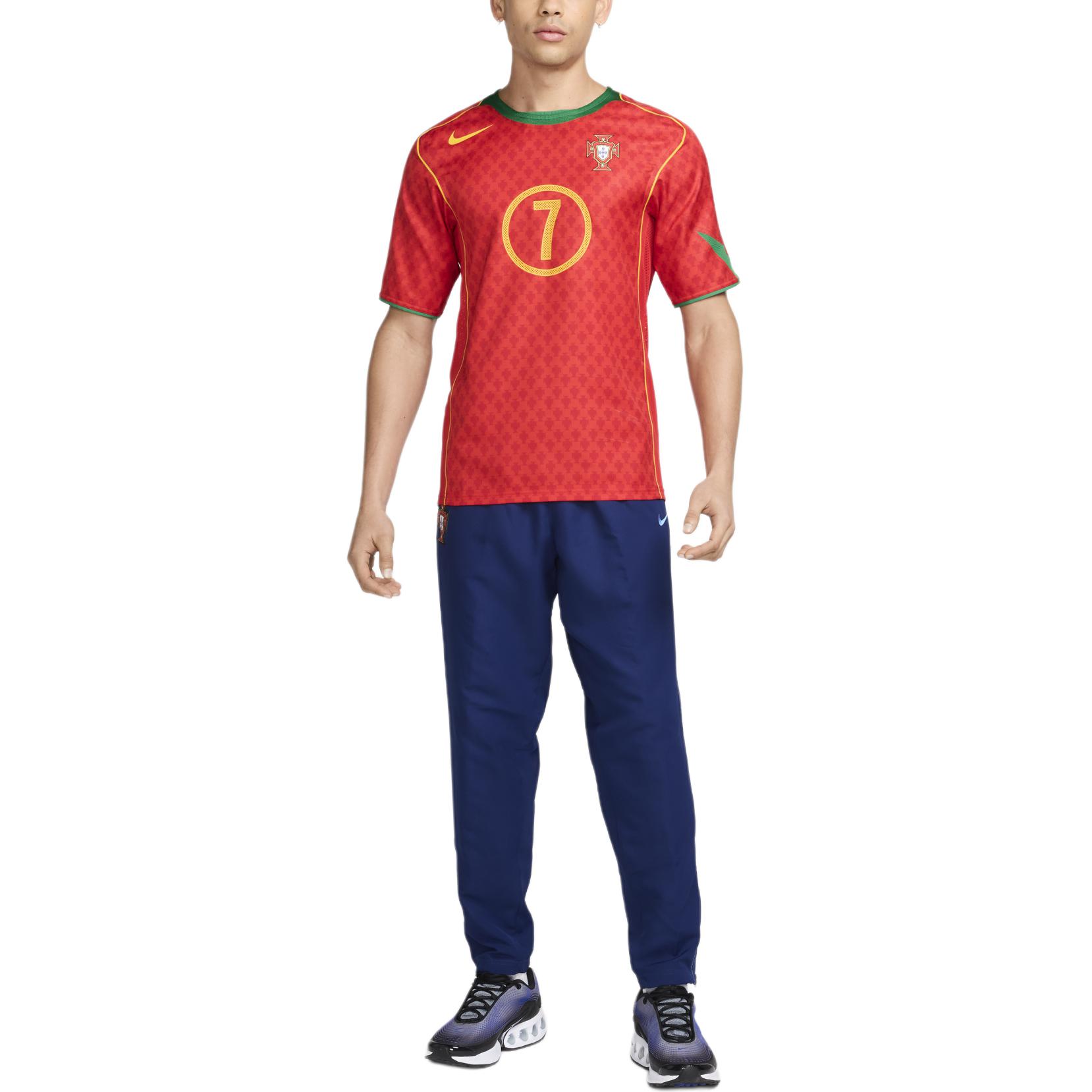 Футболка Luis Figo Portugal 2004 Reissue мужская реплика Nike, красный — фото 4