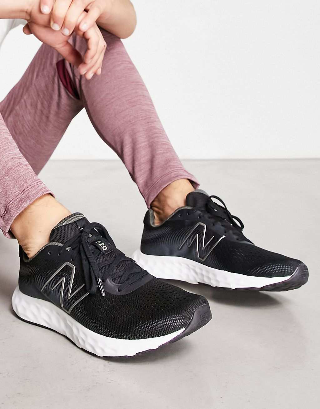 

Черно-белые кроссовки New Balance Running 520, Черный, Черно-белые кроссовки New Balance Running 520