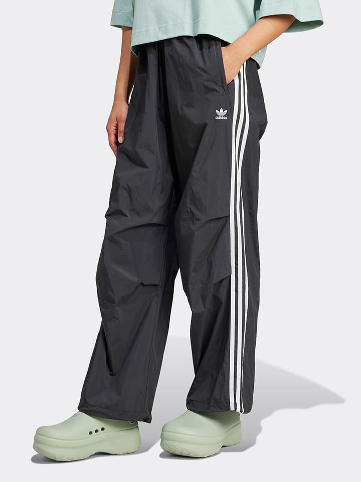 

Спортивные брюки adidas, черный