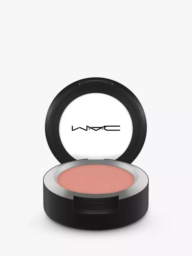 Матовые тени для век Powder Kiss Soft Matte MAC, Strike A Pose — фото 4
