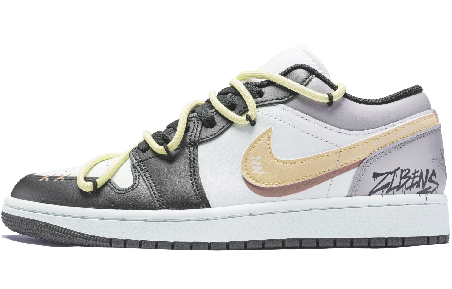 

Кроссовки Air Jordan 1 Vintage Basketball Shoes Men Low-top Lemonade/Metallic Gold Coin/Black, черный