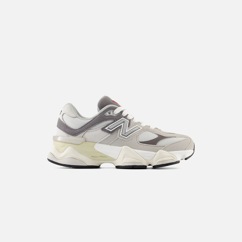 

Кроссовки New Balance GS 9060, цвет Rain Cloud
