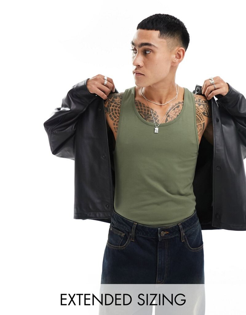 

Короткая майка цвета хаки ASOS DESIGN