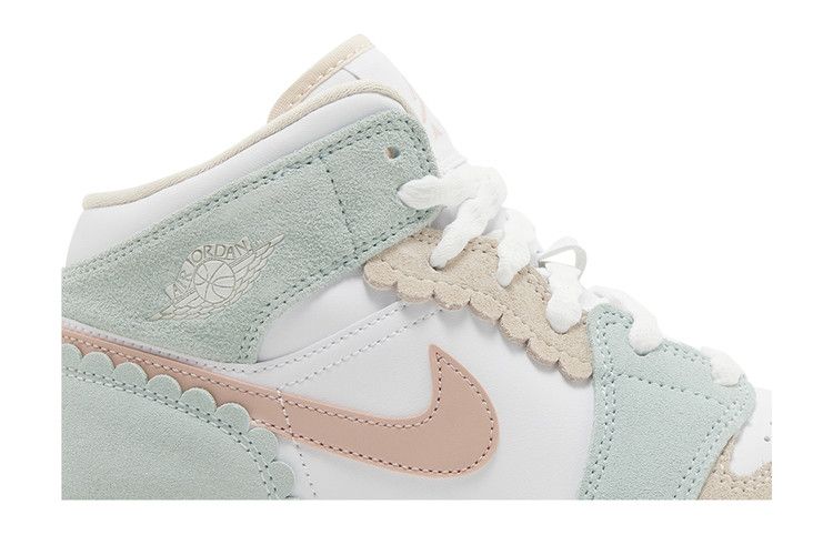 Кроссовки Air Jordan Air Jordan 1 Mid SE GS 'Scalloped Edge', зеленый — фото 3