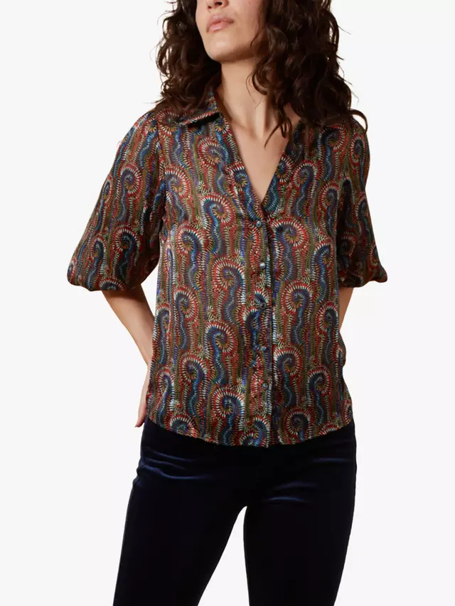 

Рубашка Traffic People Charlie Swirls & Strangers Print, черный