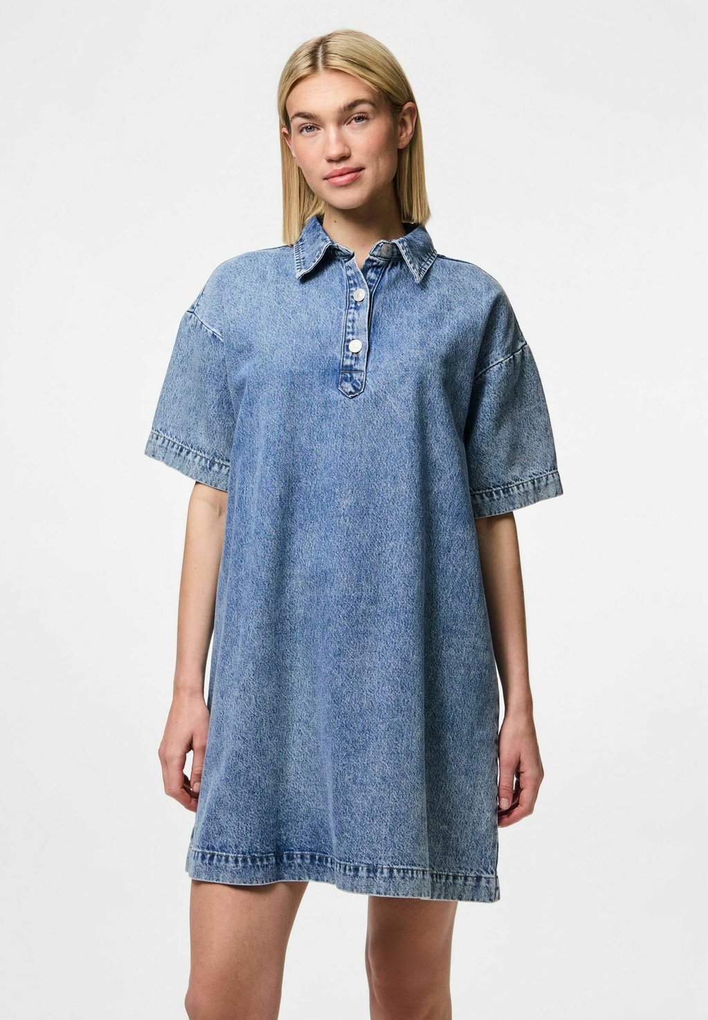

Джинсовое платье Pieces, цвет Medium Blue Denim