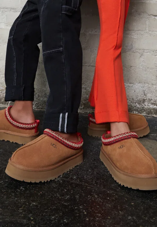 Тапочки Ugg Tazz, каштановый — фото 2