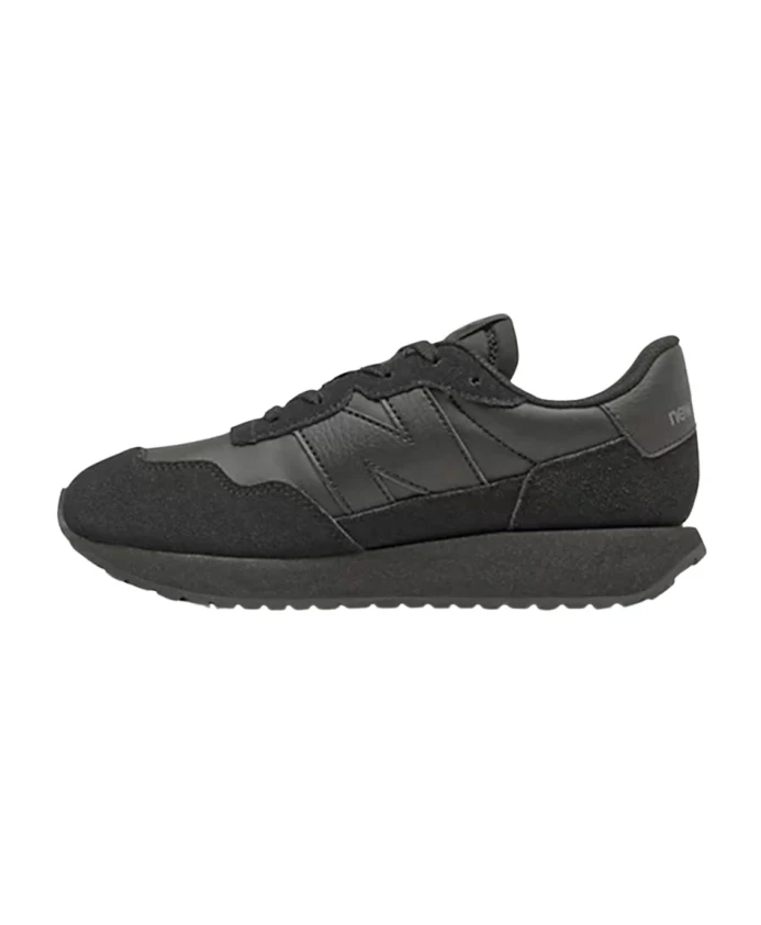 

Кроссовки модель 237 New Balance, черный