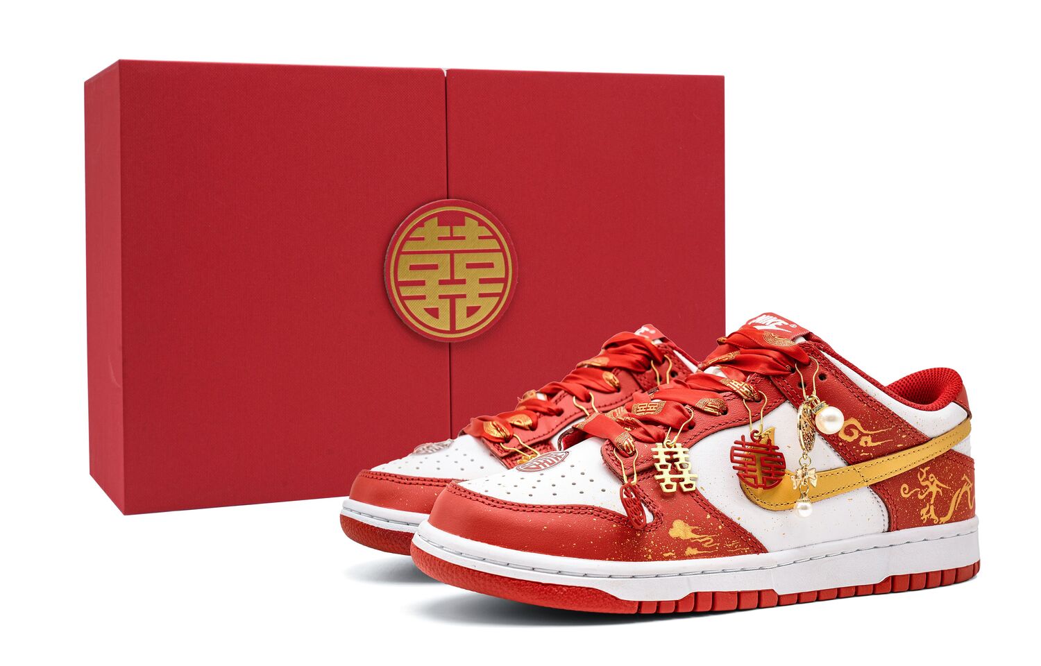 

Кроссовки для скейтбординга unisex dunk a match made in heaven с амортизацией, облегченные, низкие, красные и золотые Nike, белый/красный