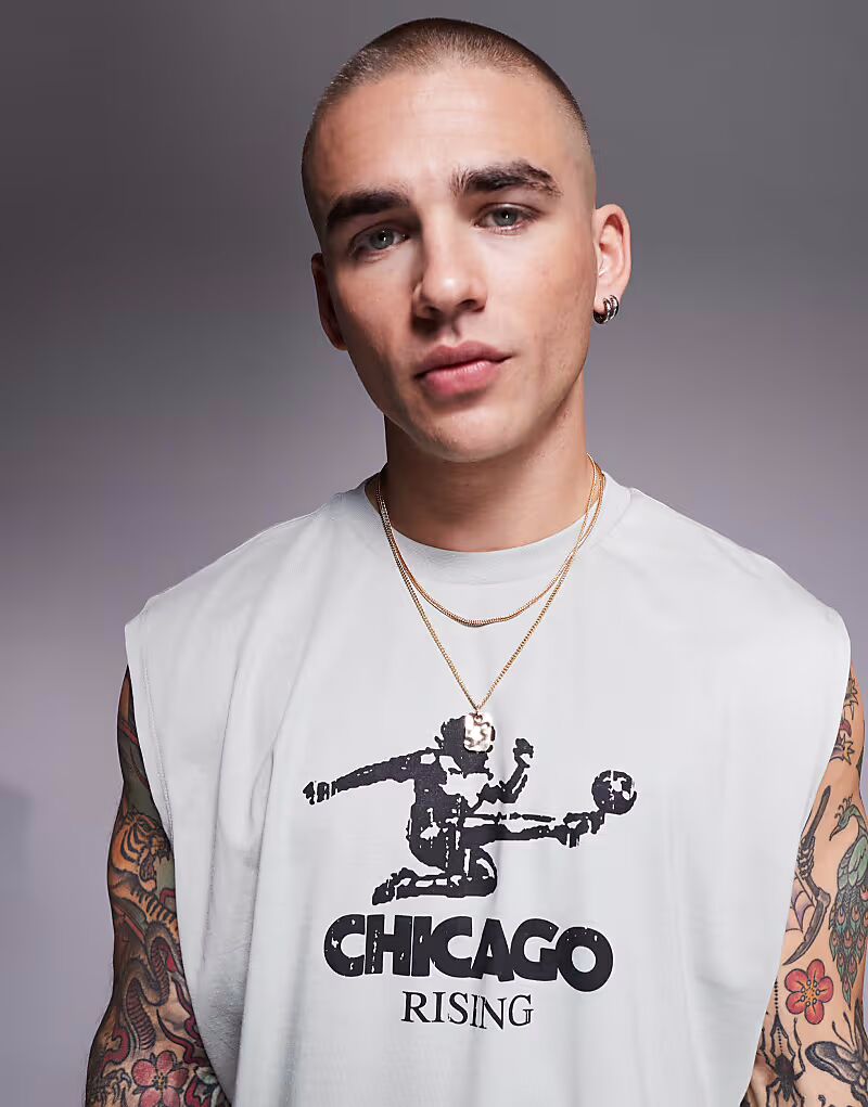 

Майка свободного кроя ASOS DESIGN со спортивной графикой спереди светло-серого цвета