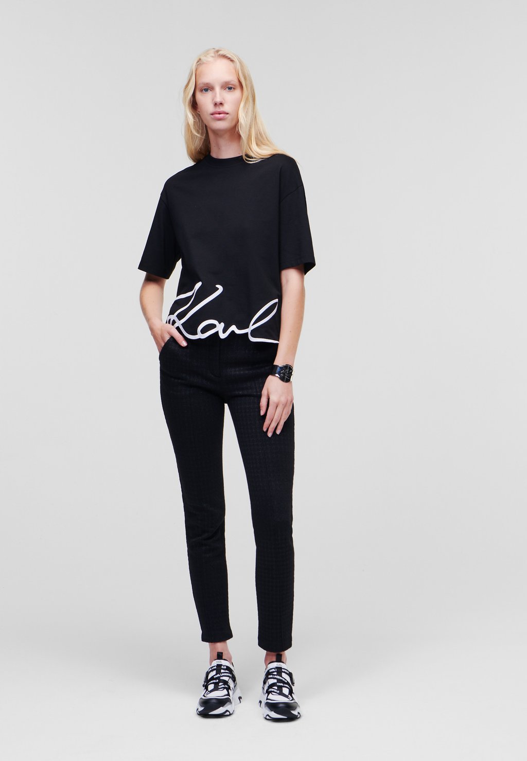 

Футболка с принтом SIGNATURE HEM KARL LAGERFELD, черный