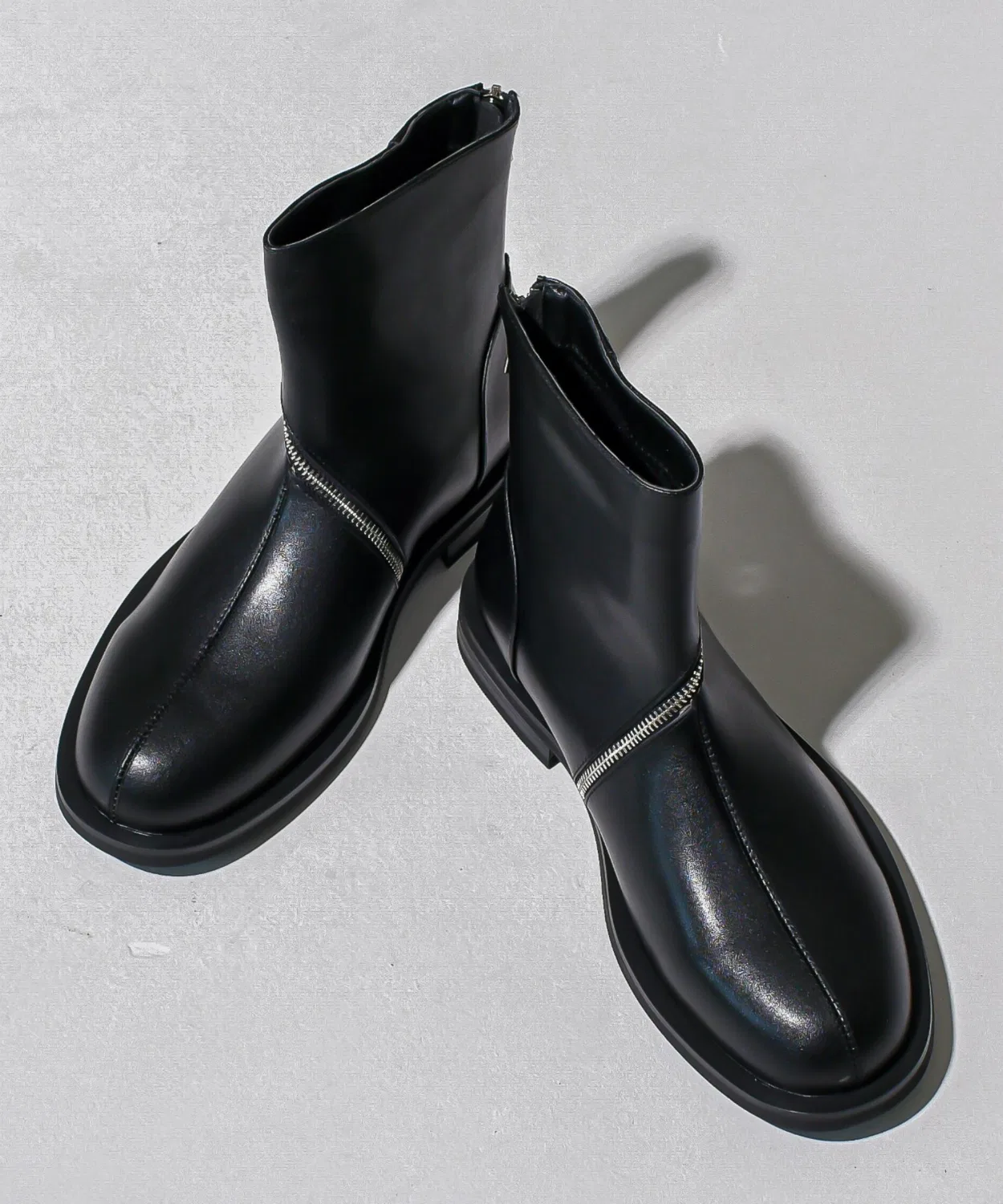 Ботинки Screw Zip Design Boots с винтовой молнией A'GEM/9 × .kom BENUSTA, синтетическая кожа, черный