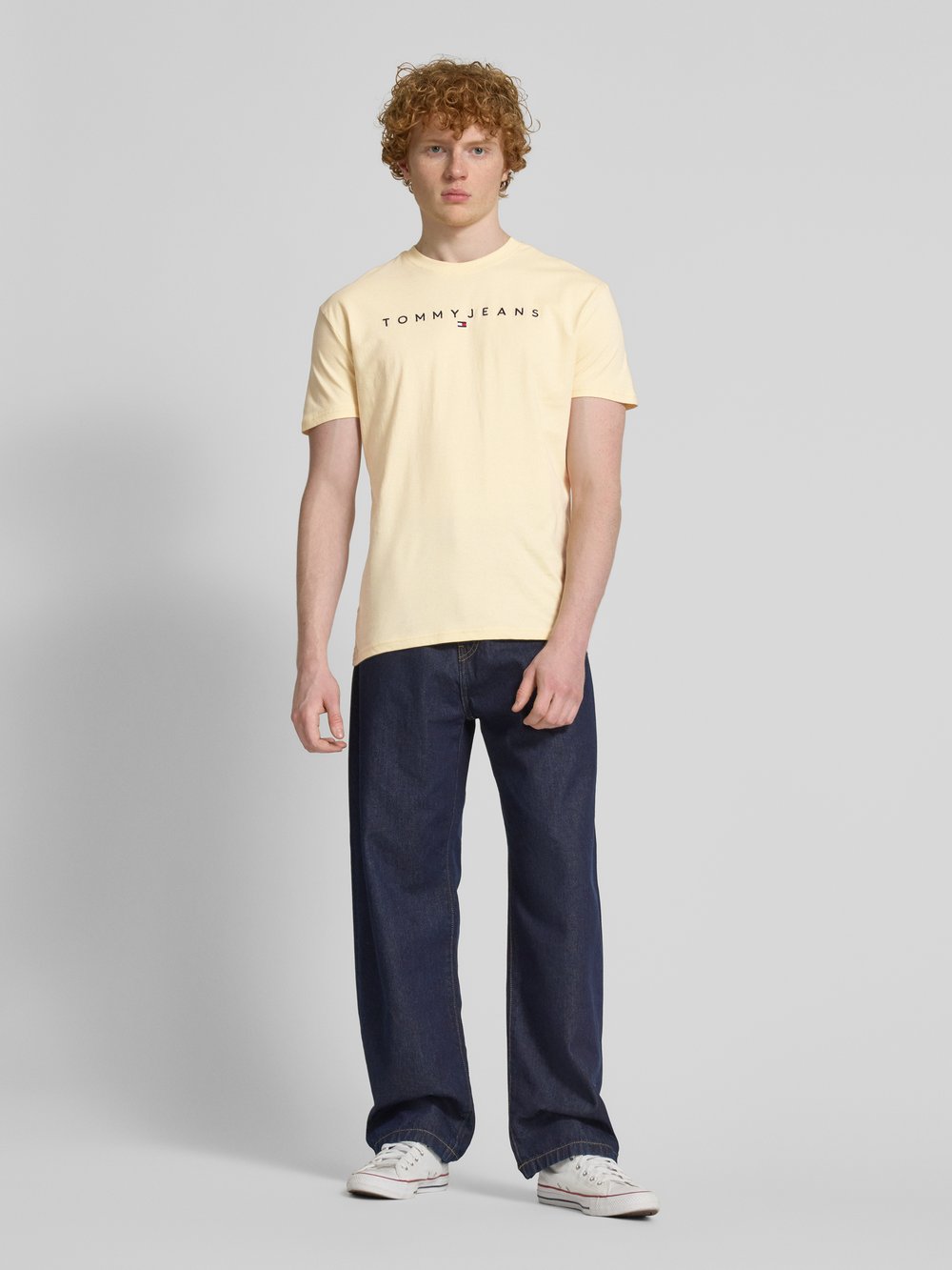

Футболка прямого кроя из чистого хлопка с этикеткой Tommy Jeans, кремовый